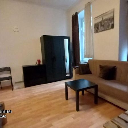 Vienna Center Studio Apartment Luaran gambar