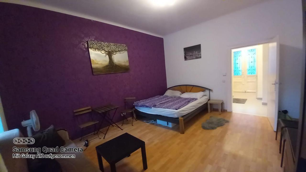 Vienna Center Studio Apartment Luaran gambar